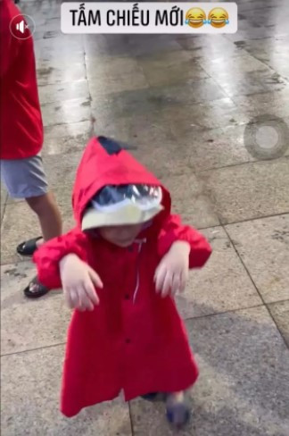 Con gai Bui Tien Dung khoc, con trai Hung Dung doi mua an mung-Hinh-3