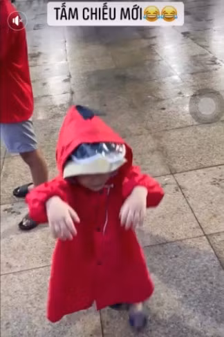 Con gai Bui Tien Dung khoc, con trai Hung Dung doi mua an mung-Hinh-3