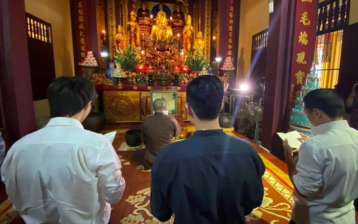 Sau đó, nhóm đã trực tiếp đến chính điện chùa và bày tỏ tâm niệm xin sám hối trước tôn tượng Đức Phật Thích Ca Mâu Ni. Đồng thời, Rap Nhà Làm cam kết sẽ sửa chữa và không lặp lại sai lầm như lần trước nữa. Phía Giáo hội Phật giáo Việt Nam cũng cho biết "các thầy chấp nhận lời xin lỗi và lòng sám hối này".