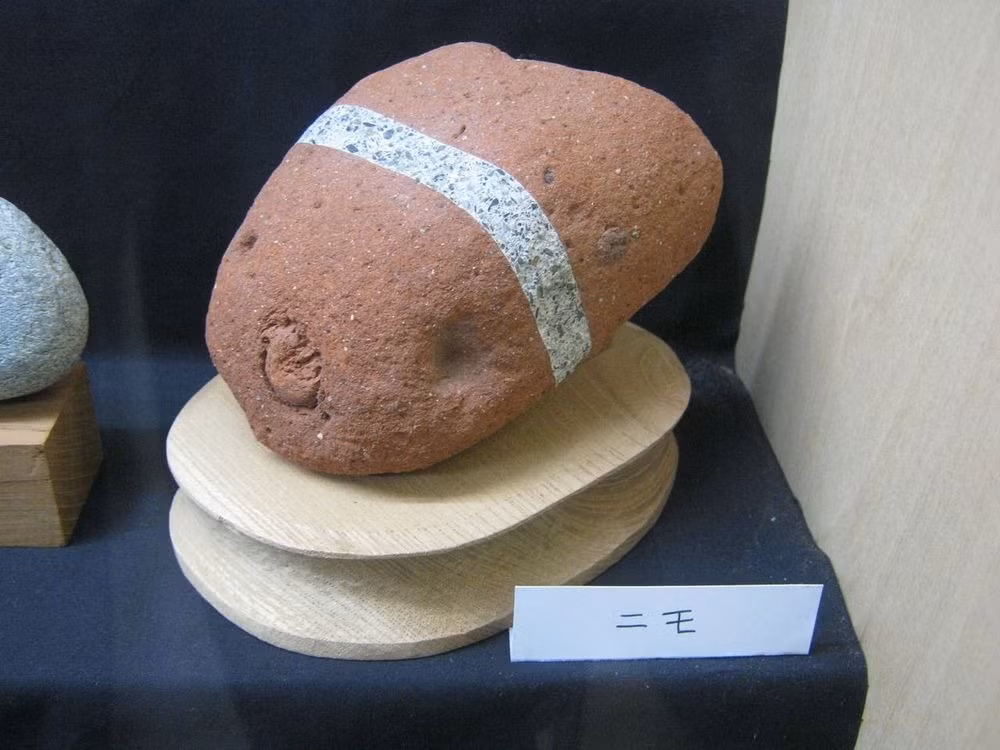 Theo đó, những hòn đá mà ông Hayama sưu tầm có đủ mọi sắc thái cảm xúc như vui, buồn, ngạc nhiên hay giận dữ.