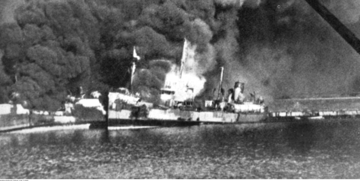 Khi được giải cứu, những binh sĩ này được các bác sĩ tiêm morphin nhằm giữ ổn định tinh thần và chữa trị các chứng bệnh bí ẩn mới. Tuy nhiên, hơn 80 chục binh sĩ lần lượt qua đời vì căn bệnh bí ẩn sau vụ không kích của phát xít Đức.