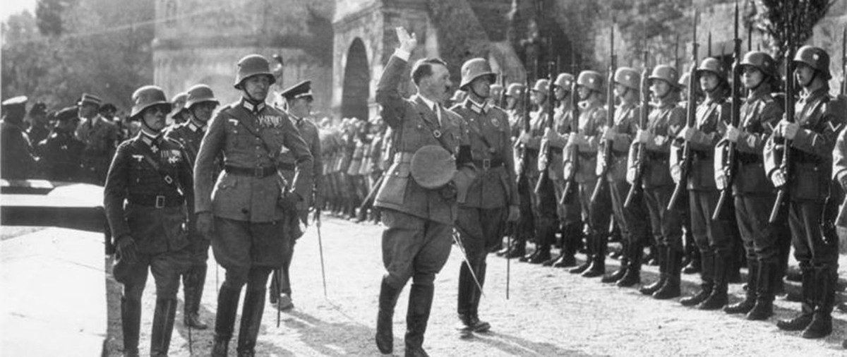 Đặc biệt, bên trong chiếc cặp có những các tài liệu không phải là “chính thức” nhưng có dạng như một lá thư từ Phó giám đốc của Ban tham mưu hoàng gia Anh gửi cho người đứng đầu các lực lượng tác chiến quân sự ở Địa Trung Hải: Tướng Anh-Harold Alexander.