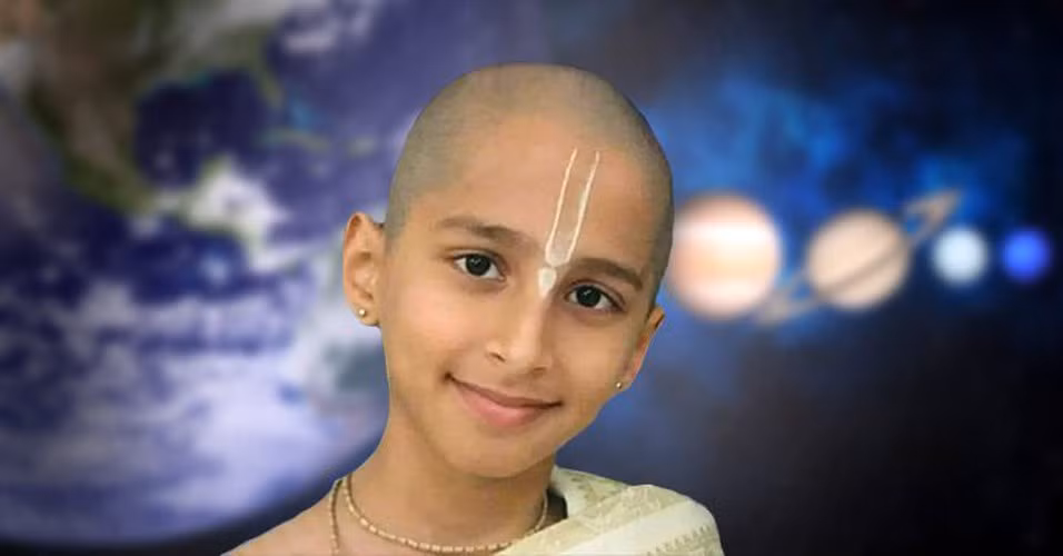 Về giải thưởng, năm 2015, Abhigya nhận giải Bhagavad Gita do tổ chức quốc tế về văn bản cổ tiếng Phạn Bhagavad Gita trao tặng. Cũng trong năm đó, cậu vinh dự nhận giải thưởng bang Karnataka.