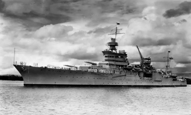 Thuyền trưởng USS Indianapolis McVay là một trong những người sống sót. Ông cho hay những ký ức về sự kiện kinh hoàng này khiến ông ám ảnh cho tới hết phần đời còn lại.