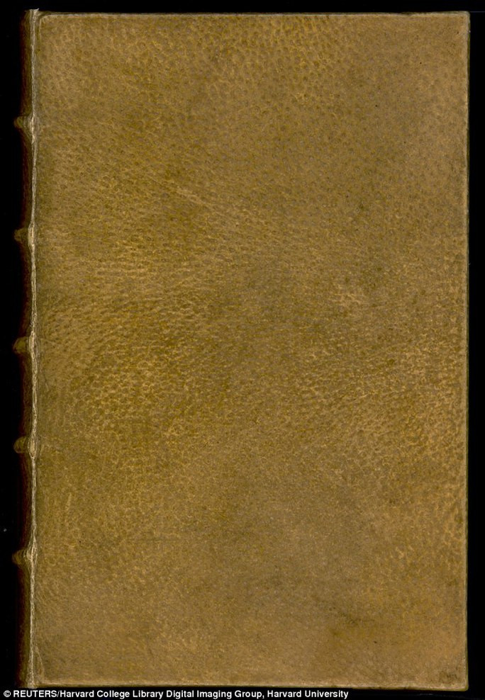 Thư viện Houghton thuộc Đại học Harvard, Mỹ lưu trữ một cuốn sách bọc bằng da người có tựa đề "Số phận của linh hồn". Đây là tác phẩm của Arsène Houssay mô tả suy tưởng về tâm hồn và cuộc sống sau cái chết. Một số nguồn tin kể rằng, tác giả Houssaye đã tặng cuốn sách trên cho người bạn - bác sĩ Ludovic Buland.