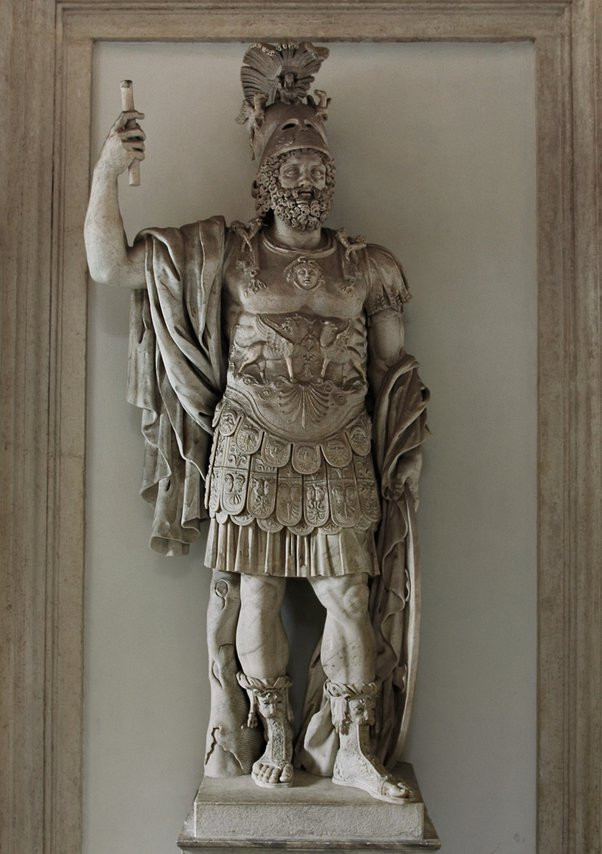 Theo đó, vua Pyrrhus ngã ngựa và gãy xương sống. Nhân cơ hội đó, một dân quân ở Argos xông lên chém đầu vua Pyrrhus. Ông hoàng này qua đời trong đau đớn khi 42 tuổi.