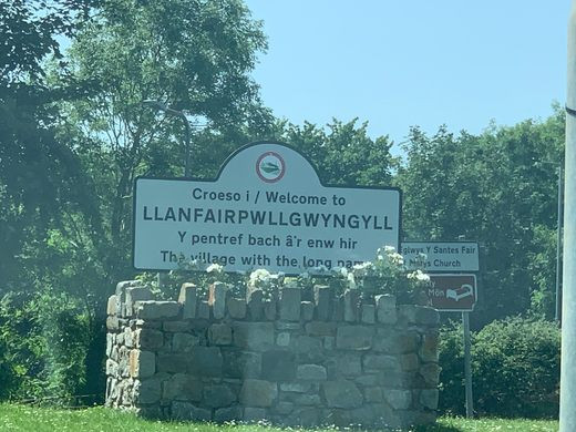 Theo các nhà nghiên cứu lịch sử, những người đầu tiên tới định cư ở thị trấn Llanfairpwll là vào khoảng 4.000 năm trước. Trải qua nhiều thế kỷ, người dân địa phương đã đặt cho thị trấn một số cái tên như: Llanfairpwll, Llanfair PG, Llanfair y Pwllgwyngyll...