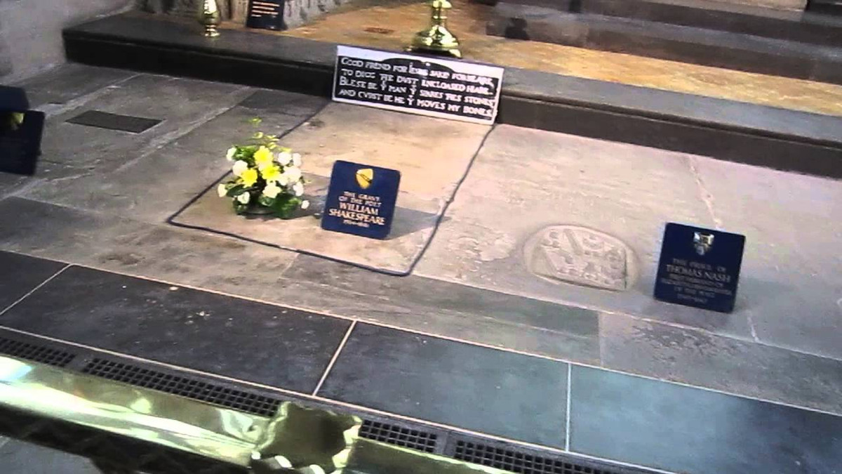 Vì vậy, Shakespeare không muốn nơi an nghỉ ngàn thu của mình bị quấy nhiễu nên cho khắc lời nguyền trên.