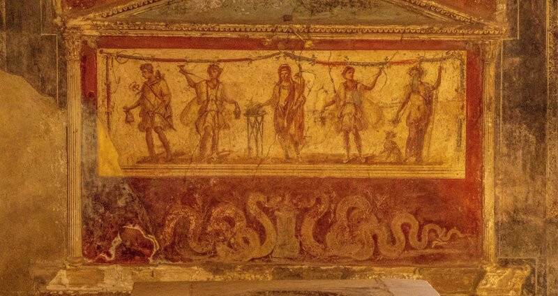 Khi ấy, linh hồn người quá cố sẽ mắc kẹt và đi lang thang trên Trái đất. Những hồn ma này sẽ có thể gây ra những chuyện ma quái bí ẩn khiến một số người sợ hãi, bất an.