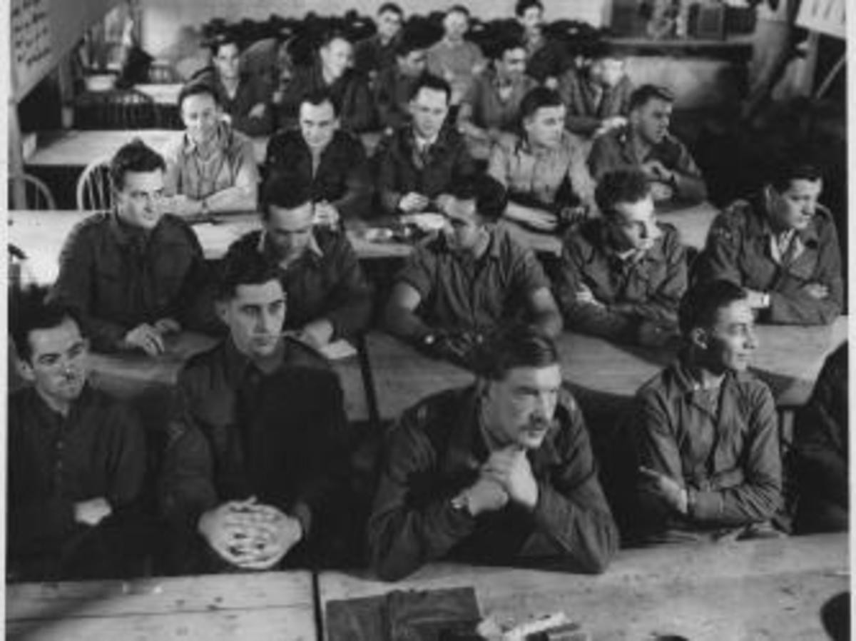 Những kỹ năng mà các nhân viên tình báo học được tại Trung tâm huấn luyện tình báo quân sự (MITC) sẽ giúp họ rất nhiều trong việc thu thập tin tình báo từ các tù binh chiến tranh.