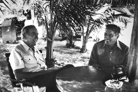 Một trong các nhiệm vụ của điệp viên Graham là tìm kiếm tàu chở kim cương và những tài liệu trái phép từ châu Phi đến Mỹ. Đến năm 1943, ông quay trở về Anh và trở thành cấp dưới của siêu điệp viên Harold “Kim” Philby - người sau này bị phát giác là điệp viên hai mang làm việc cho Anh lẫn Liên Xô.