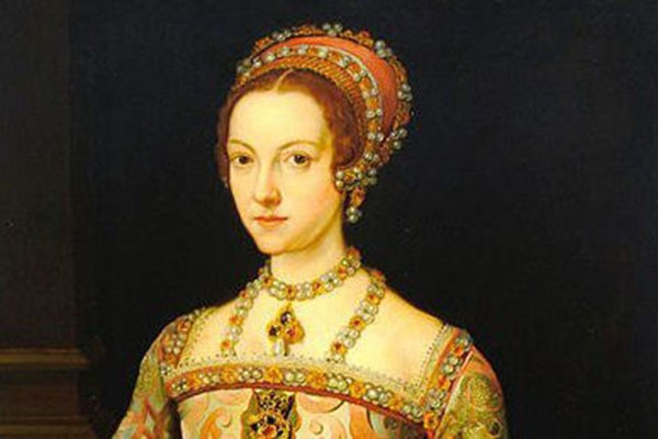Hoàng hậu Catherine Parr được nhiều sử liệu mô tả là người xinh đẹp, thông minh, có học thức và biết cách cư xử khéo kéo để chiếm được trái tim nhà vua.