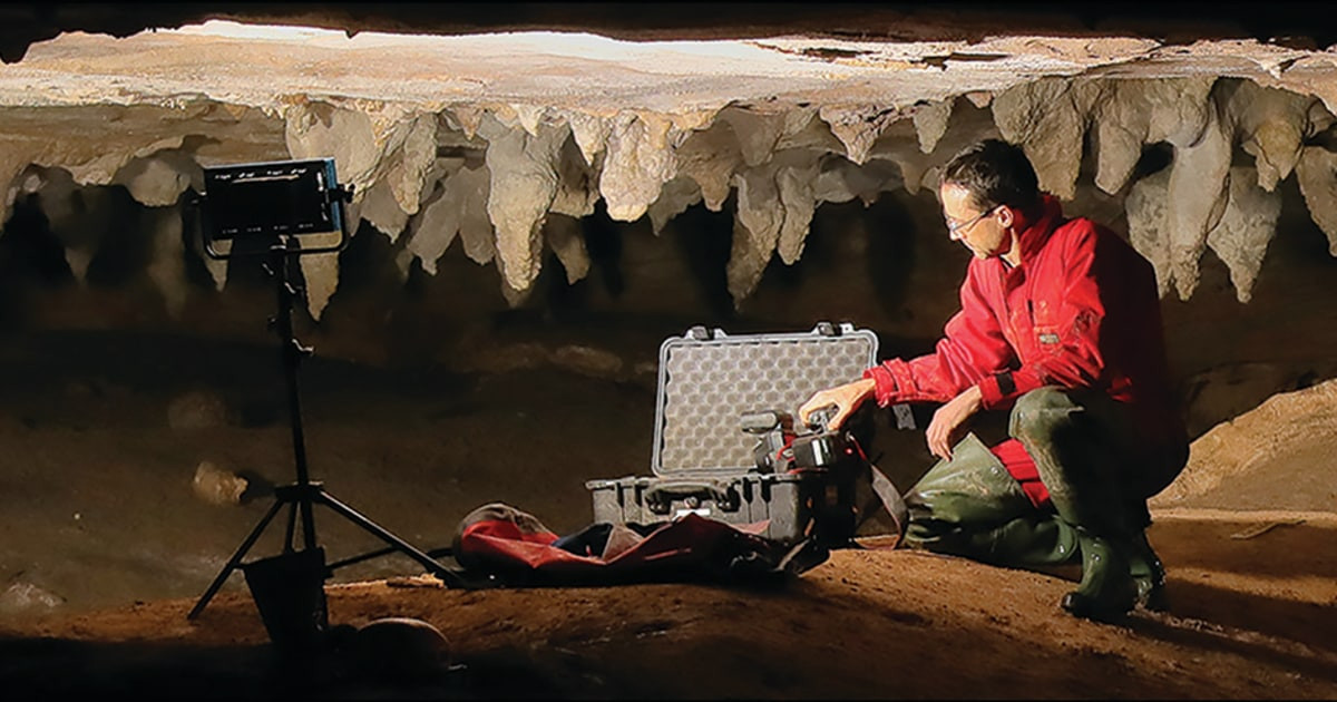 Các chuyên gia cho hay "hang động không tên số 19" có hơn 5 km đường đi ngầm. Các bức tranh chạm khắc mới phát hiện nằm trong một khoang lớn thuộc hệ thống đường ngầm này.