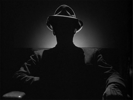 Ly kỳ hơn, các giấy tờ của người đàn ông như cuốn hộ chiếu mà cảnh sát thu giữ ở sân bay cũng biến mất không dấu vết. Các nhân viên điều tra tìm kiếm mọi nơi nhưng không phát hiện bất cứ dấu vết nào của hành khách kỳ lạ trên. Từ đó đến nay, không ai biết người đàn ông đến từ Taured thực sự là ai, "bốc hơi" trước sự giám sát của cảnh sát như thế nào...