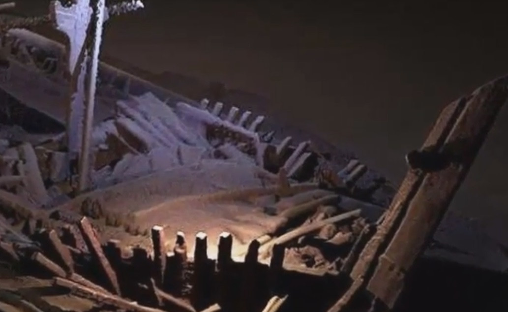 Tuy nhiên, khi thực hiện các dự án khảo cổ dưới đáy biển Đen, các đoàn thám hiểm có những phát hiện quan trọng. Đó là họ phát hiện hàng chục xác tàu đắm bên dưới đáy biển.