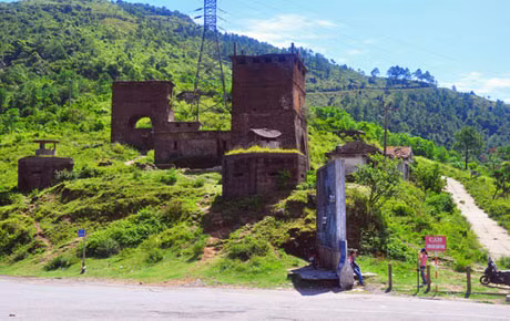 Hiện nay, cùng với Lăng Cô - Bạch Mã - Cảnh Dương, Hải Vân Quan là một điểm đang thu hút du khách trong và ngoài nước đến tham quan thưởng ngoạn cảnh đẹp hùng vĩ của núi rừng và biển.