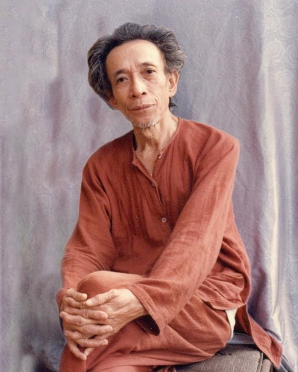  Nhà văn Kim Lân (1920-2007) tên thật là Nguyễn Văn Tài, quê ở làng Phù Lưu, xã Tân Hồng, huyện Từ Sơn, tỉnh Bắc Ninh. Do hoàn cảnh gia đình khó khăn, ông chỉ được học hết tiểu học rồi đi làm.