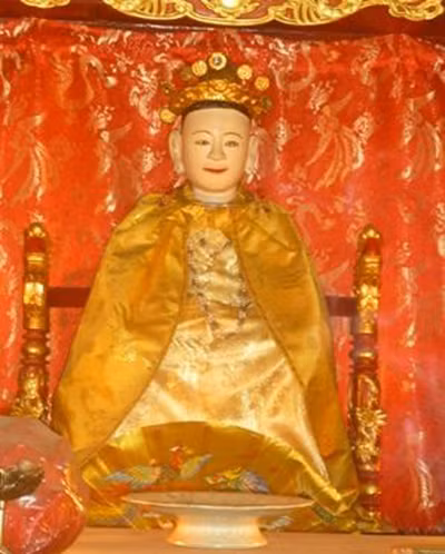 Theo chính sử, Lý Chiêu Hoàng mất vào đầu năm Mậu Dần (1278) tại quê hương Cổ Pháp (nay thuộc Từ Sơn, Bắc Ninh), thọ 60 tuổi, lăng mộ đặt ở bên rừng Báng thuộc đất Đình Bảng, dân gian gọi đó là lăng Cửa Mả.