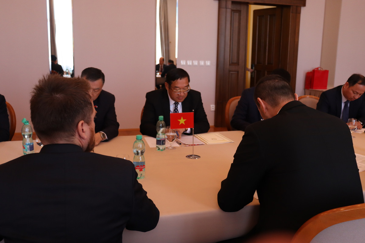 CH Sec muon tang cuong hop tac cong nghiep quoc phong voi Viet Nam