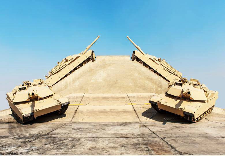 Khi nắm trong tay số lượng cực lớn xe tăng M1A1 Abrams hiện đại và có cả dây chuyền sản xuất gần như hoàn chỉnh thì việc Ai Cập xin được lắp ráp T-90 ở dạng giản đơn là rất phi lý.