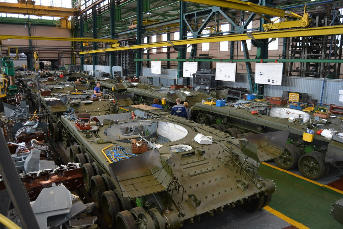 ặc dù vậy, sau một thời gian dài vẫn chưa có thêm bất cứ động tĩnh gì cho thấy kế hoạch xây dựng nhà máy lắp ráp xe tăng T-90 tại Ai Cập sẽ trở thành hiện thực.