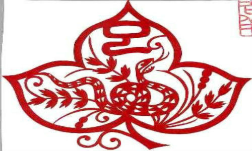 Tuổi Tỵ: Vận thế chung: 4.3 điểm. Sự nghiệp: 4.3 điểm. Tình cảm: 4.5 điểm. Tài vận: 4.4 điểm. Sức khỏe: 4.2 điểm. Sự nghiệp: Thuận buồm xuôi gió. Công việc: Có chút hụt hẫng không được như ý. Tài vận: Các khoản thu chính tạm ổn, các khoản tài lộc cần phải cẩn thận. Tình cảm: Bừng bừng khí thế. Sức khỏe: Chú ý đề phòng cảm lạnh. Quý nhân: Tuổi Tỵ. Tiểu nhân: Tuổi Dần. Lời khuyên: Cần phải giữ ấm cơ thể. Nguồn ảnh: Sina.