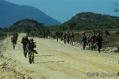 Bộ binh vượt cửa mở.