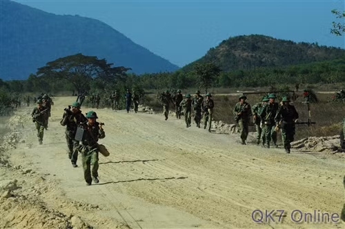 Bộ binh vượt cửa mở.