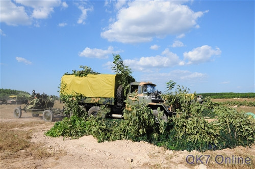 Pháo phòng không 37mm vào chiếm lĩnh trận địa.