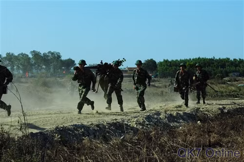 Khẩu đội SPG-9 xung phong chiếm lĩnh trận địa.