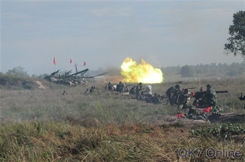 Xe tăng Lữ đoàn Tăng – Thiết giáp 26 nổ súng tiêu diệt mục tiêu.