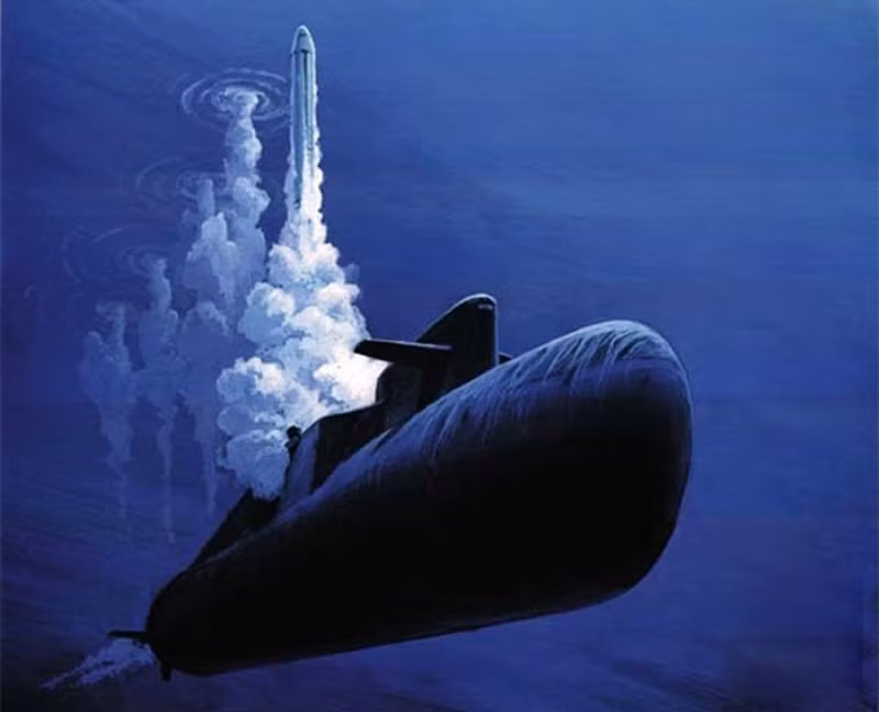 Tàu ngầm Novomoskovsk thực hiện vụ phóng tên lửa đạn đạo liên lục địa Sineva khi đang lặn dưới mặt biển, tuy nhiên không rõ tên lửa được phóng lên ở độ sâu bao nhiêu (Nguồn ảnh: Kresta.com).