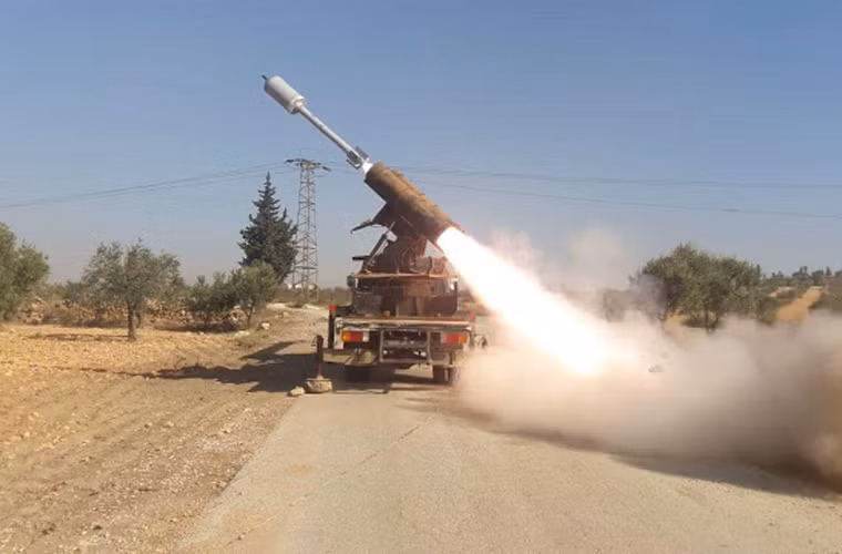 Loại đạn này mang đầu đạn cực lớn nhưng tầm bắn thì kém cũng như nghèo độ chính xác. Dẫu vậy, chiến thuật sử dụng với nó thường là dùng để oanh tạc thành phố lớn, các kết cấu lớn nghi có phiến quân nên loại vũ khí này rất hiệu quả. Nguồn ảnh: Oryx