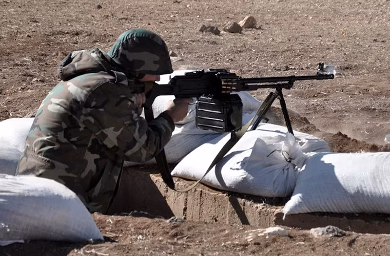 Binh sĩ được trang bị mũ bảo vệ, quân phục chuẩn. Nguồn ảnh: Oryx