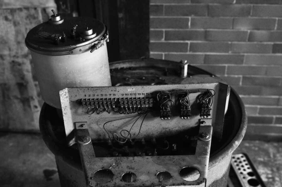 Đi vào hoạt động từ năm 1863, Trans-Allegheny Lunatic Asylum là nơi điều trị cho các bệnh nhân tâm thần trong suốt nhiều thập kỷ trước khi đóng cửa vào năm 1994.