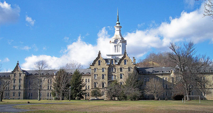 Trans-Allegheny Lunatic Asylum ở Weston, West Virginia, Mỹ là bệnh viện tâm thần bị bỏ hoang khét tiếng thế giới.