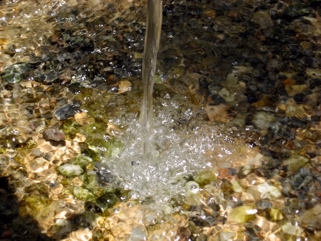 Về sau, người chủ cuối cùng của God's Acre Healing Springs quyết định để mọi người cùng sử dụng dòng suối "thần" do Chúa ban tặng.