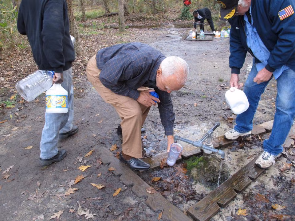 Một số nhà khoa học đến God's Acre Healing Springs để lấy mẫu nước về kiểm tra. Kết quả cho thấy nước tại dòng suối này rất sạch, không bị ô nhiễm nhưng chưa tìm thấy bằng chứng nào cho thấy nước suối ở đây có khả năng chữa lành bệnh tật như các câu chuyện được lưu truyền rộng rãi trong dân gian.