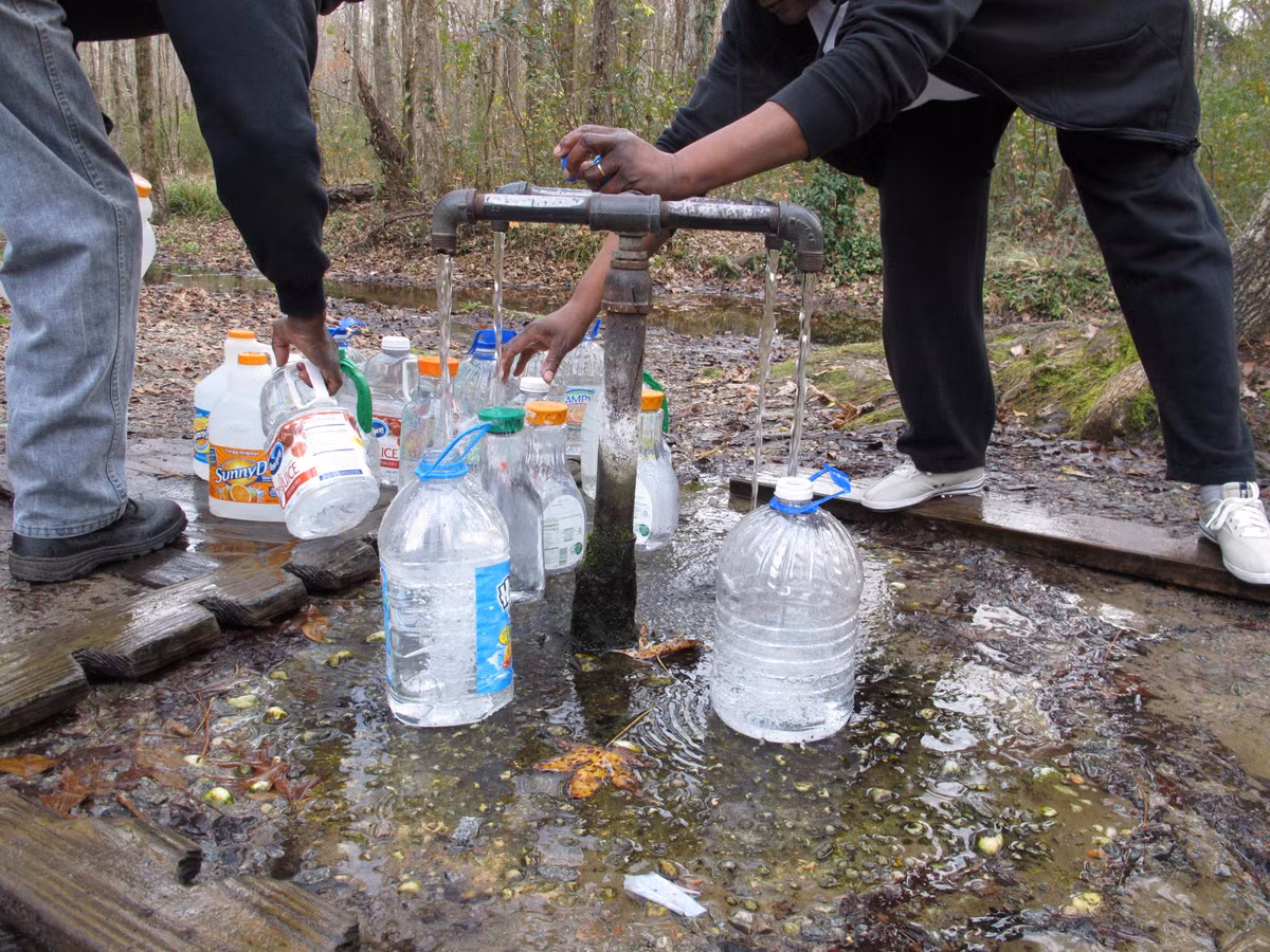 Trong số này nổi tiếng là câu chuyện kể về 4 binh lính Anh bị thương nặng trong cuộc chiến tại Windy Hill Creek, phía Bắc Blackville trong thời gian diễn ra chiến sự với Mỹ từ năm 1775 - 1783.