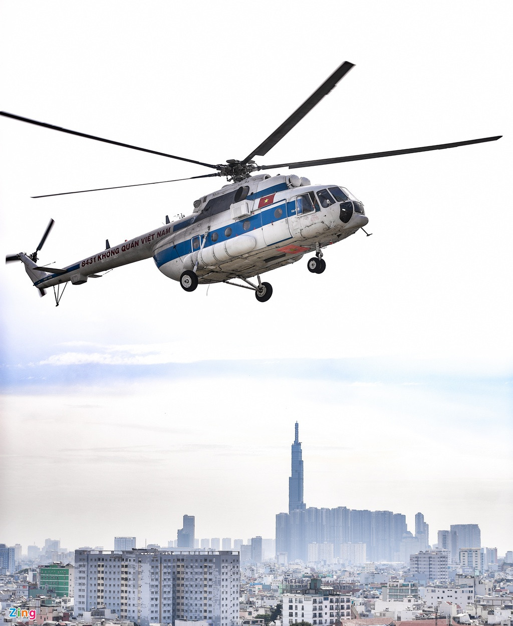 Trực thăng cấp cứu do Bệnh viện Quân Y 175 phối hợp Sư đoàn 370 - Quân chủng Phòng không - Không quân, Binh đoàn 18 thuộc Tổng công ty trực thăng Việt Nam (Bộ Quốc Phòng), sẵn sàng cơ động thực hiện nhiệm vụ cấp cứu khi có lệnh.