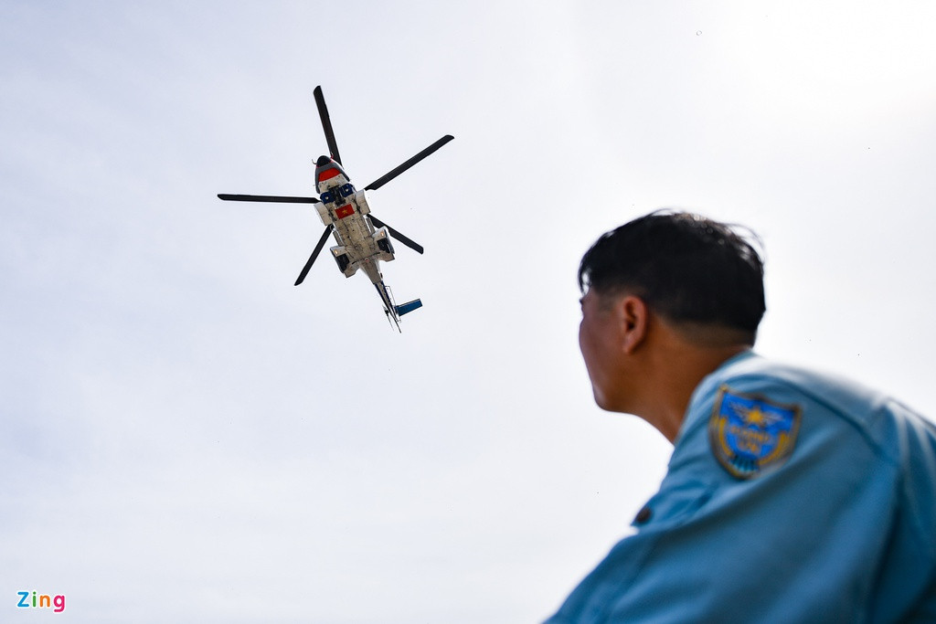 Chuyen bay cap cuu bang truc thang tren bau troi TP.HCM