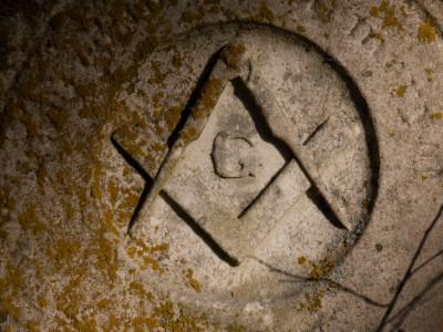 Tuy nhiên, chính những bí ẩn về hội kín này tạo thành sức hút mãnh liệt đối với công chúng cũng như giới chuyên gia đi tìm lời giải về hội Tam điểm.