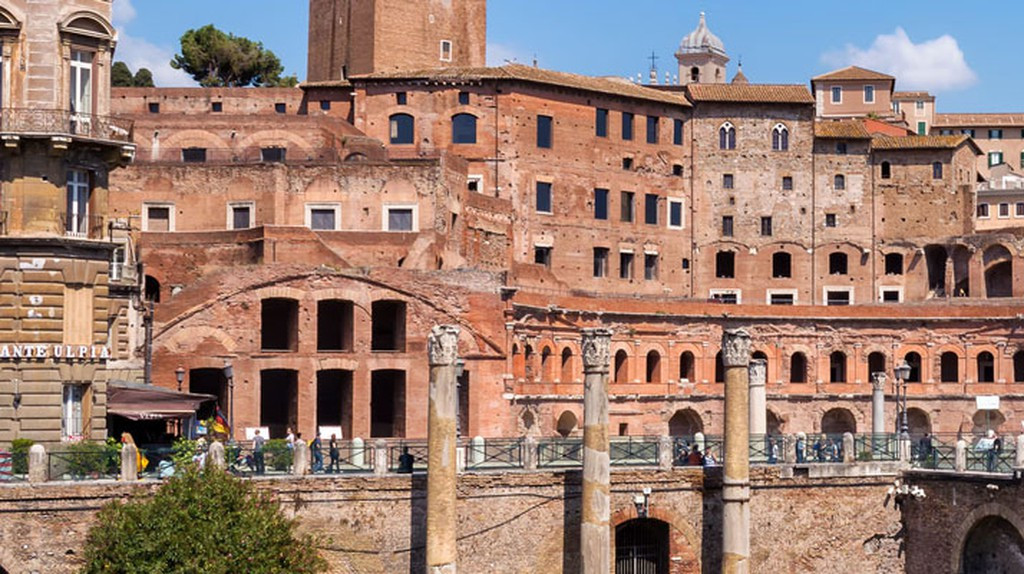 Thậm chí, một số tài liệu nói rằng, hoàng đế Trajan cũng có một căn phòng tại tầng cao nhất ở khu chợ này. Ông thỉnh thoảng tới đây để thị sát tình hình.