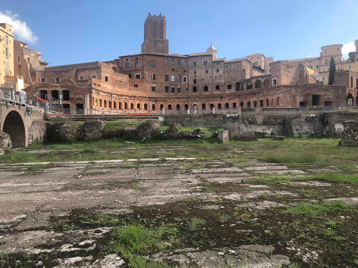 Kiến trúc sư Apollodorus là người được hoàng đế Trajan tin tưởng giao cho nhiệm vụ thiết kế công trình này.