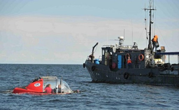 Chính vì vậy, Tổng thống Putin dành gần 30 phút để quan sát tàu khu trục nhỏ Oleg. Đây là một trong những con tàu lớn nhất của ngành đóng tàu Nga trước đây.