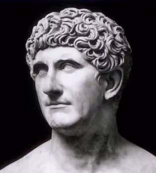 Theo đó, ông hoàng này ra lệnh bảo quản thi hài Mariamne bằng mật ong. Herod đại đế làm như vậy để có thể tiếp tục ở bên người vợ yêu và nhìn thấy bà mỗi khi nhớ nhung. Một số tài liệu nói rằng, Herod đại đế làm như vậy trong suốt 7 năm sau khi Mariamne chết.