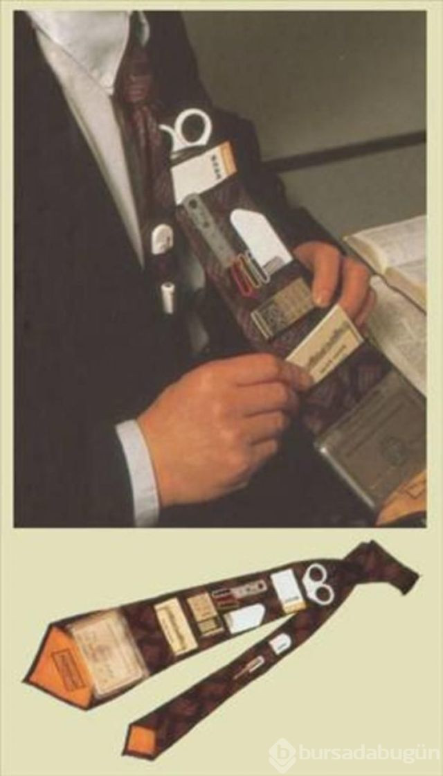 Thiết kế cà vạt đa năng này được sáng chế không chỉ là một phụ kiện thời trang mà còn có thể đựng được nhiều món đồ văn phòng. Người dùng có thể để được một số loại giấy tờ nhỏ gọn như danh thiếp hay thậm chí là dụng cụ văn phòng như bút, kéo ở mặt trong của cà vạt.