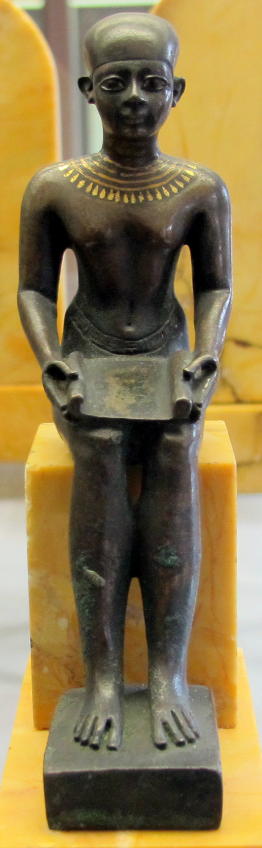 Dấu ấn quan trọng nhất trong sự nghiệp của kiến trúc sư Ai Cập Imhotep là việc xây dựng kim tự tháp bậc thang làm nơi mai táng pharaoh Djoser. Chính vì vậy, công trình này còn được gọi là kim tự tháp Djoser.