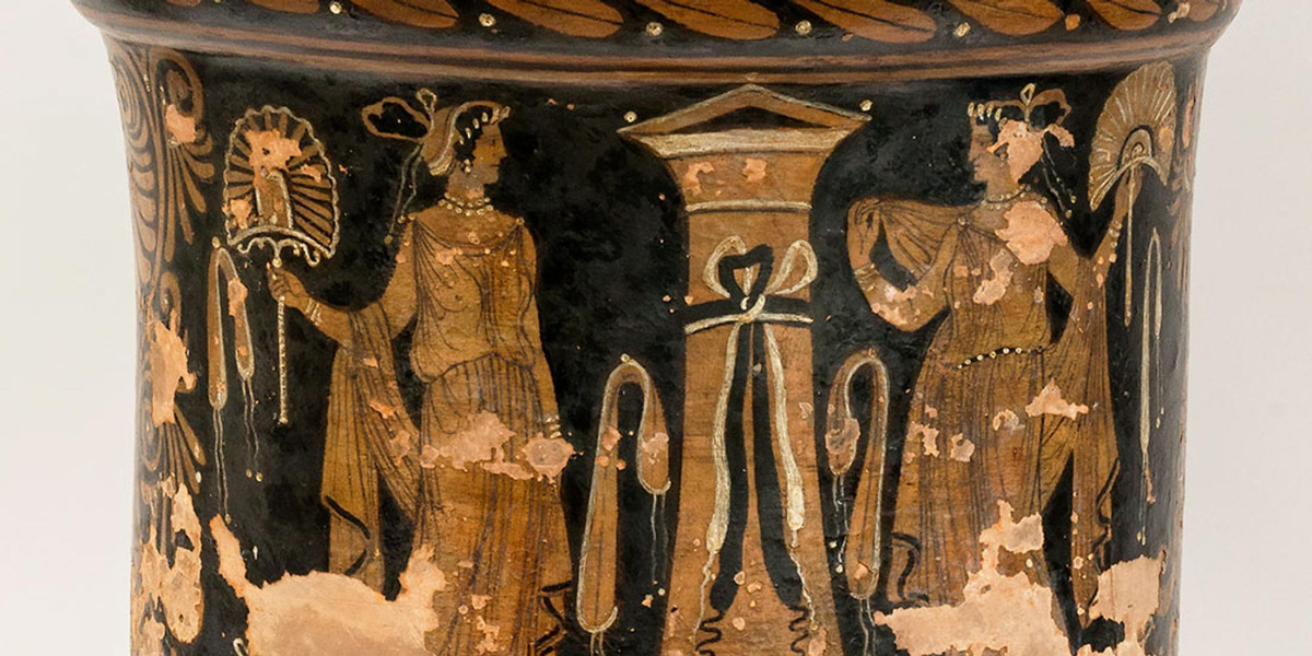 Những vị thần này mang sức mạnh và quyền lực tối thượng nên được người dân Hy Lạp tôn sùng và thờ phụng trong các đền thờ.