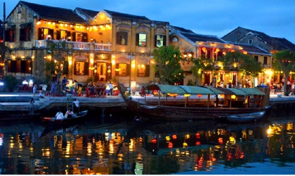 Theo tạp chí Travel + Leisure, Hội An đứng thứ 3 trong top 10 thành phố du lịch tốt nhất thế giới năm 2020. Danh sách này được đưa ra dựa trên đánh giá của du khách về trải nghiệm du lịch trên toàn cầu của mình, bao gồm các hạng mục: thành phố du lịch, du thuyền, spa, hãng hàng không...